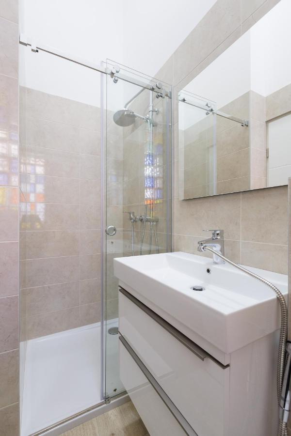 זאגרב Cozy Getaway In Heart Of City - J מראה חיצוני תמונה